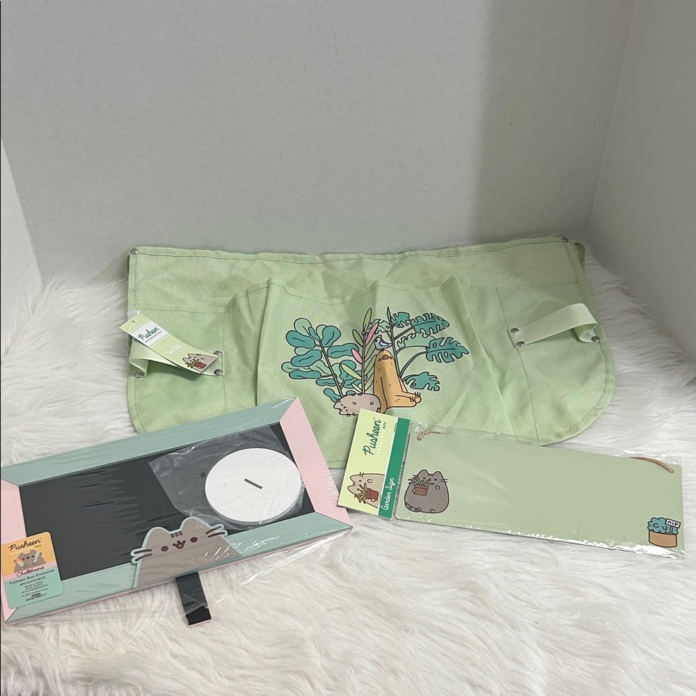Pusheen Mint Green Plant Print Organizer Apron and Desk Set